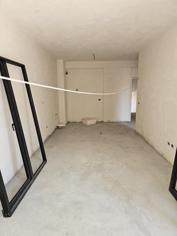 Apartament per shitje tek Rezidenca Oriental,  Pamje Pishine, Golem