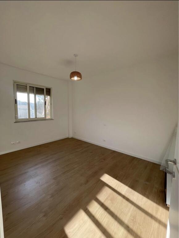 Shitet apartament 2+1 ne golem
