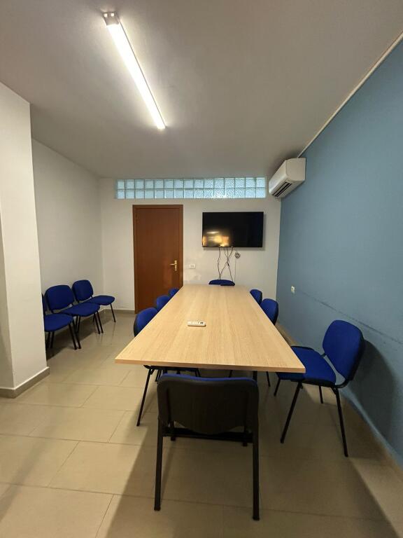 Ambient premium me qira tek Sheshi Skenderbej