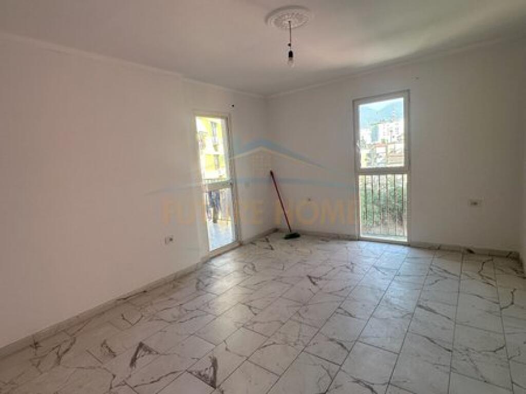 Shitet, Apartament 1+1, Rruga Mine Peza, Tiranë