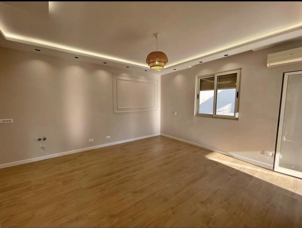 Shitet apartament 2+1 ne golem