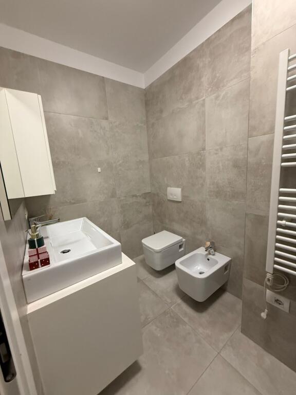 Apartament 1+1+ post parkimi ne Myslym Shyri