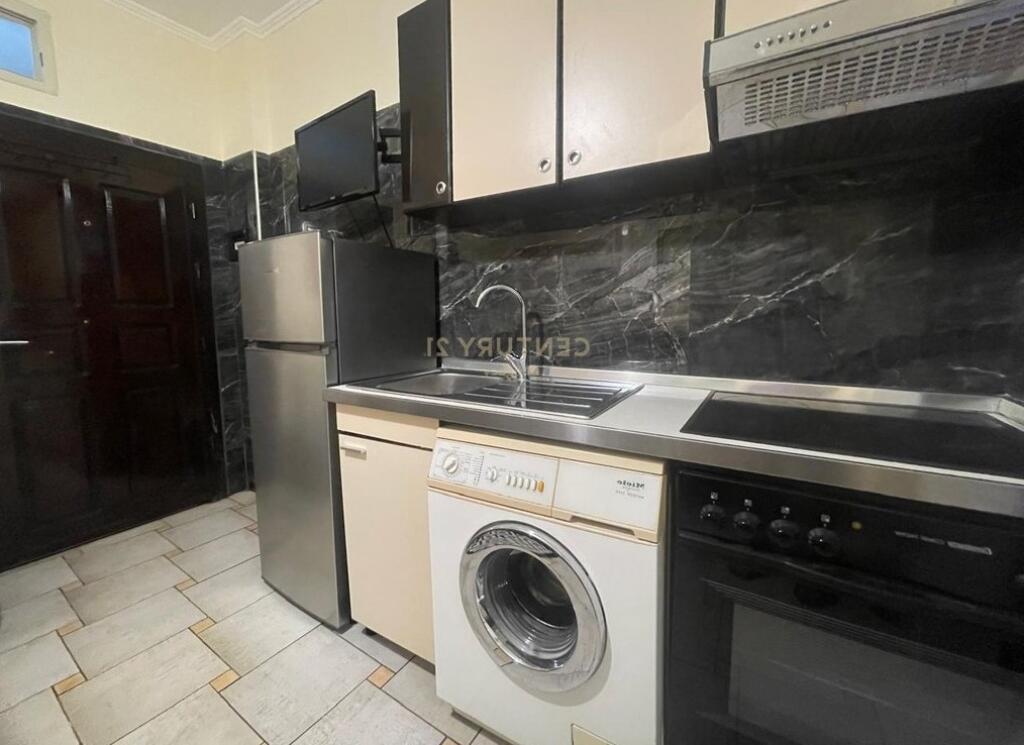 Jepet me qira apartament 1+1 në Rrugën 5 Maji