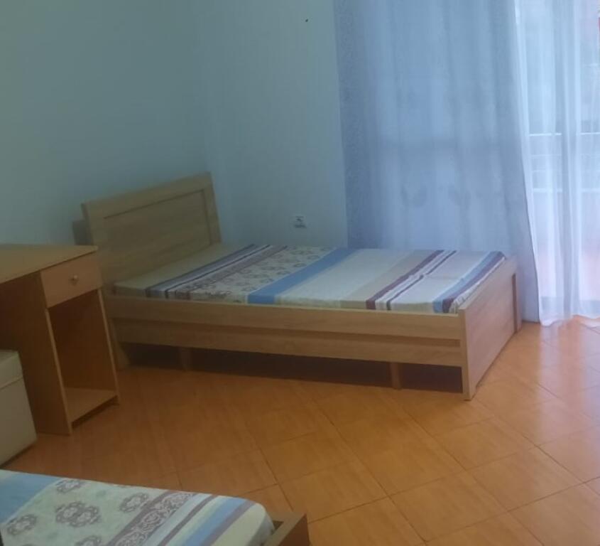 Apartament 3+1 me qera   ID  13724