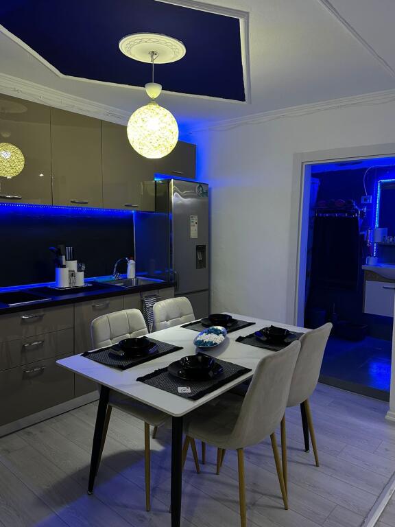 Pazari i ri, apartament 1+1 me qera 450 euro i diskutueshem