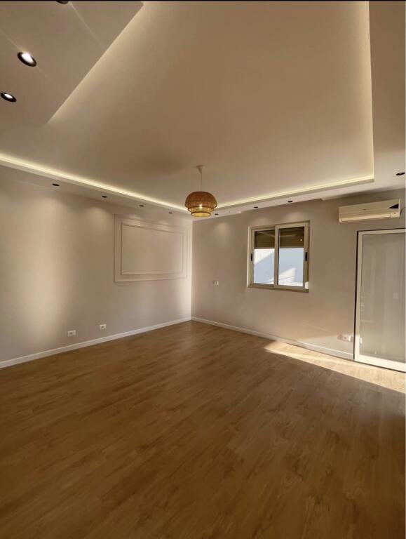 Shitet apartament 2+1 ne golem