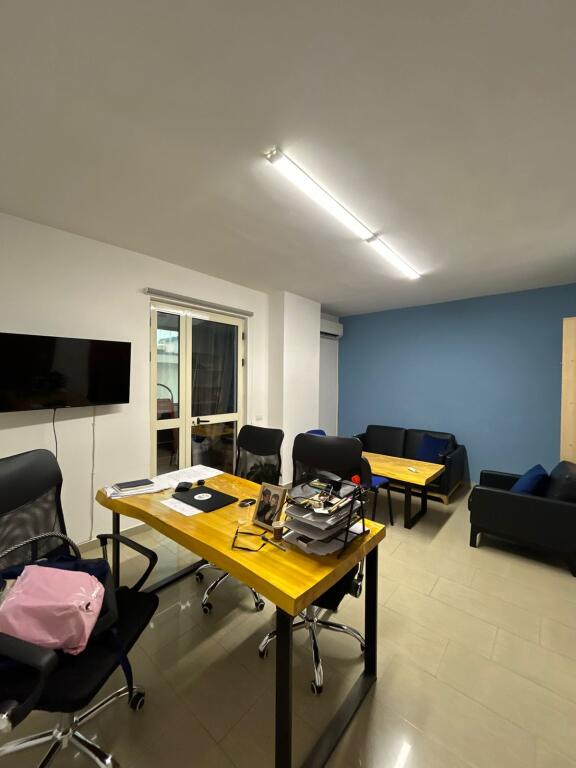 Ambient premium me qira tek Sheshi Skenderbej