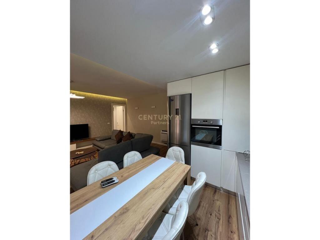 Apartament 2+1 me Verandë dhe Garazh në Kompleksin Delijorgji🌆