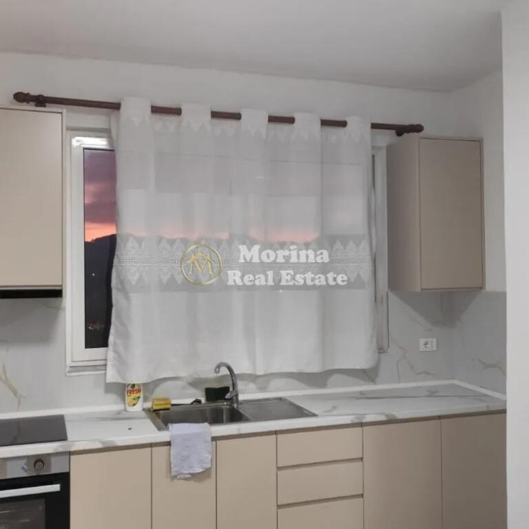 Qera, Apartament 2+1, Yzberisht , 450 euro/muaj