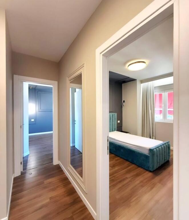 Vicino alla Via Kosovareve Vendesi appartamento 2+1+2 bagni
