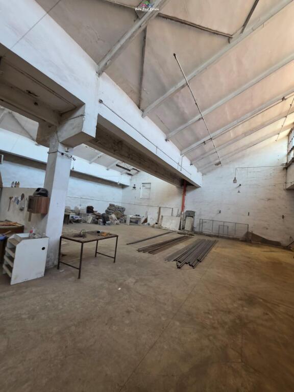 Magazine me Qera ne Kombinat (ID BM235) Tirane.