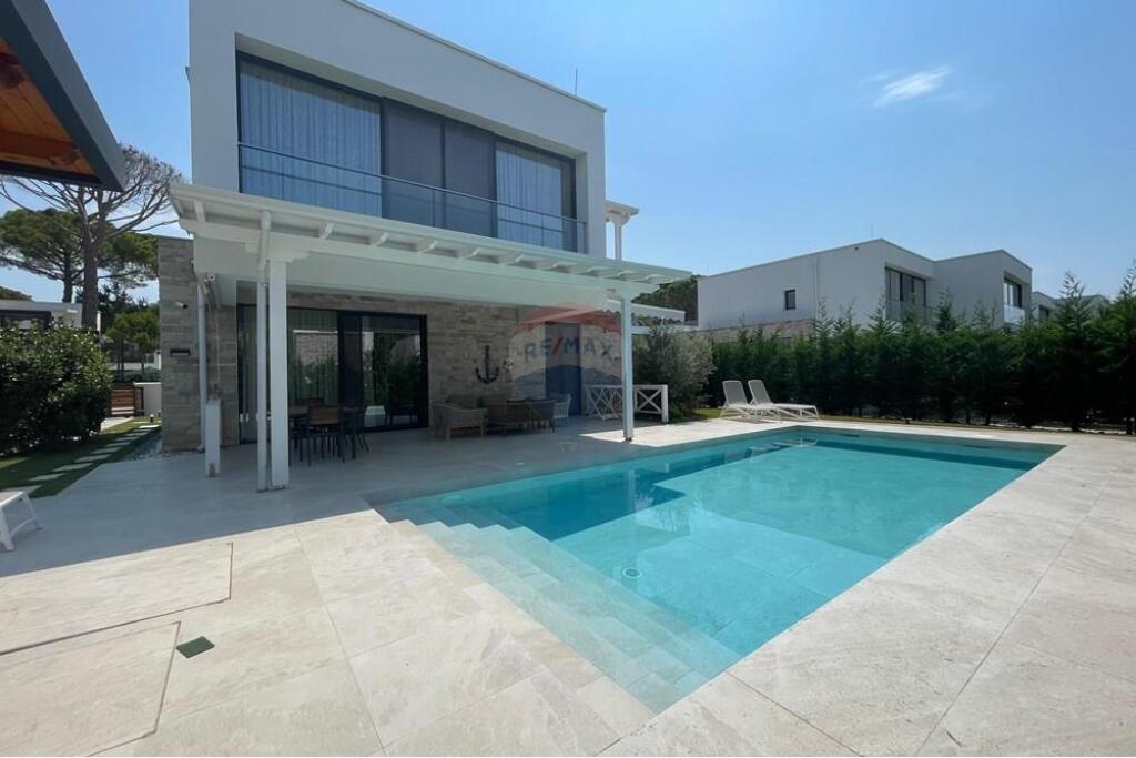 Villa con piscina in vendita a San Pietro!