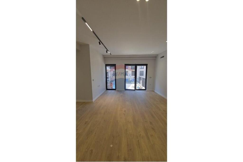 Shitet apartament 1+1 Kodra e Diellit 2