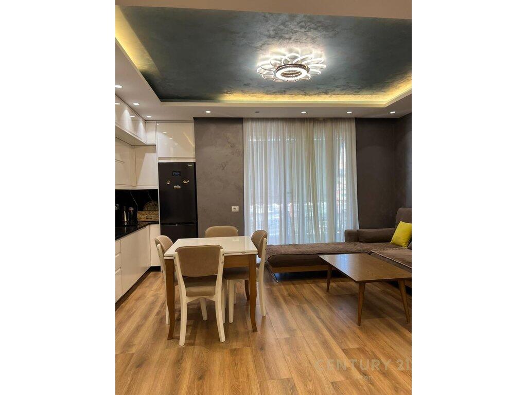 Apartament 2+1 per Qira tek Ish Fusha!
