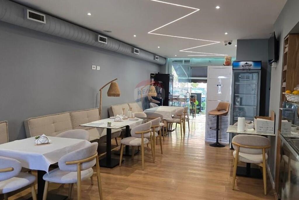 Shitet biznes Bar-Kafe &amp; Mense në Komunën e Parisit