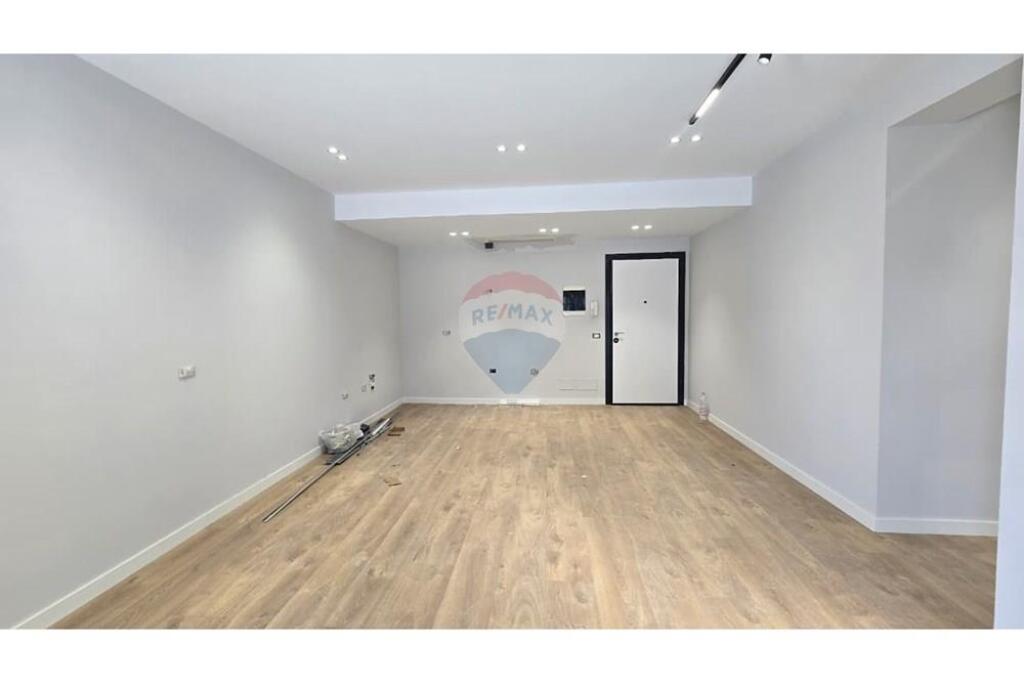 Shitet apartament 1+1 Kodra e Diellit 2