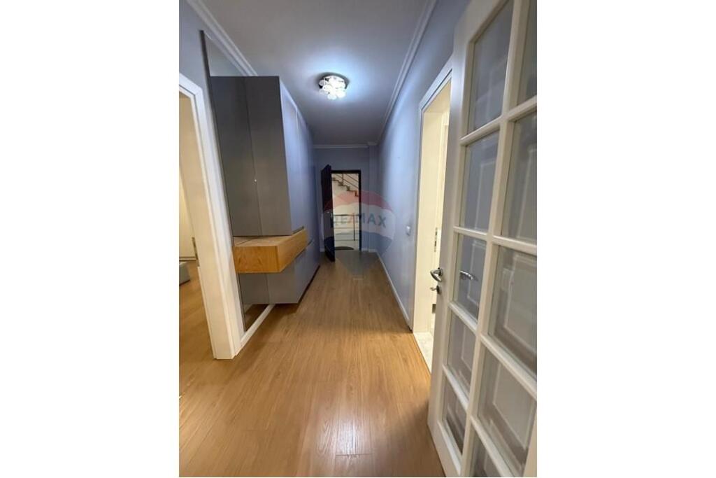 JEPET APARTAMENT 1+1 ME P. PARKIMI ME QERA TEK MYSLYM SHYRI