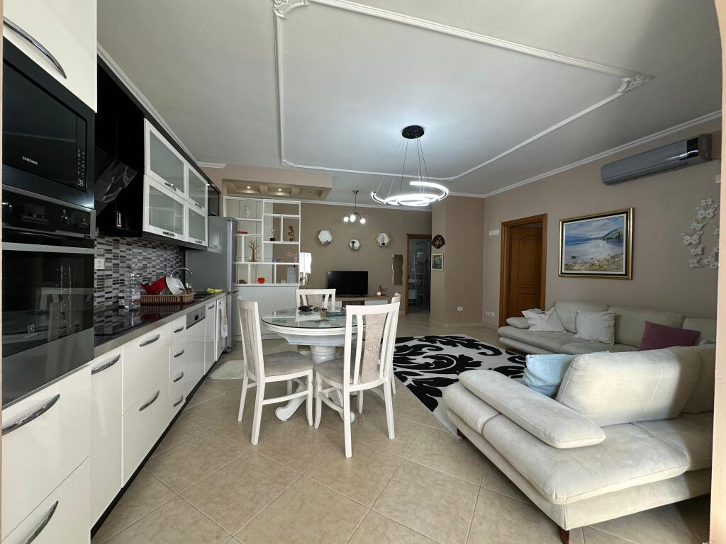 APARTAMENT 2+1 PER SHITJE , ALI DEMI