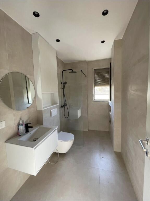 Shitet apartament 2+1 ne golem