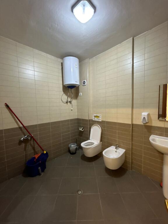Ambient premium me qira tek Sheshi Skenderbej