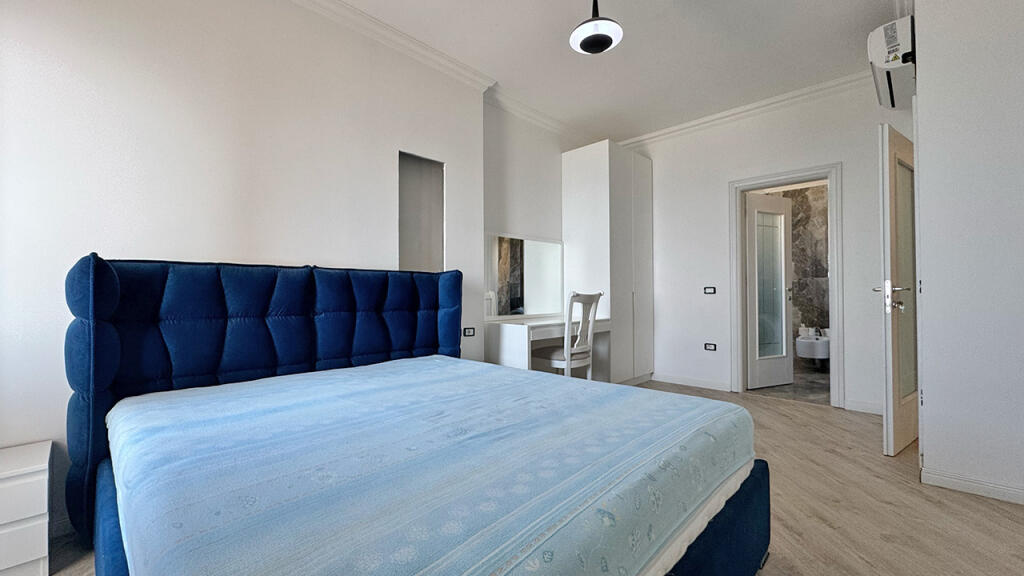 Qera Super Apartament 2+1 në Durrës, Plazh me pamje nga deti