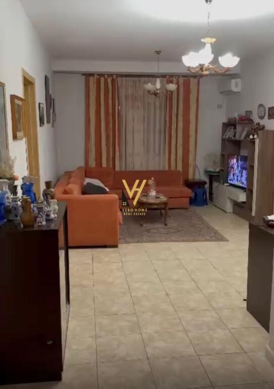 JEPET APARTAMENT 2+1+2BLK ME QERA TE RRUGA E ELBASANIT 600 EURO