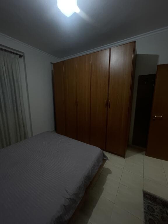 Kodra e Diellit tek Big Market apartament  1+1 me qera 1+1 i mobiluar sapo kalon Kristal Center!
