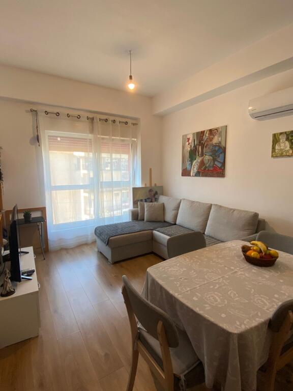 APARTAMENT ME QERA 1+1 ALI DEMI 400 EURO