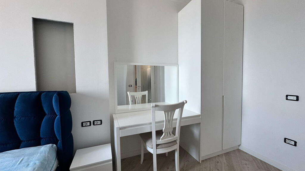 Qera Super Apartament 2+1 në Durrës, Plazh me pamje nga deti