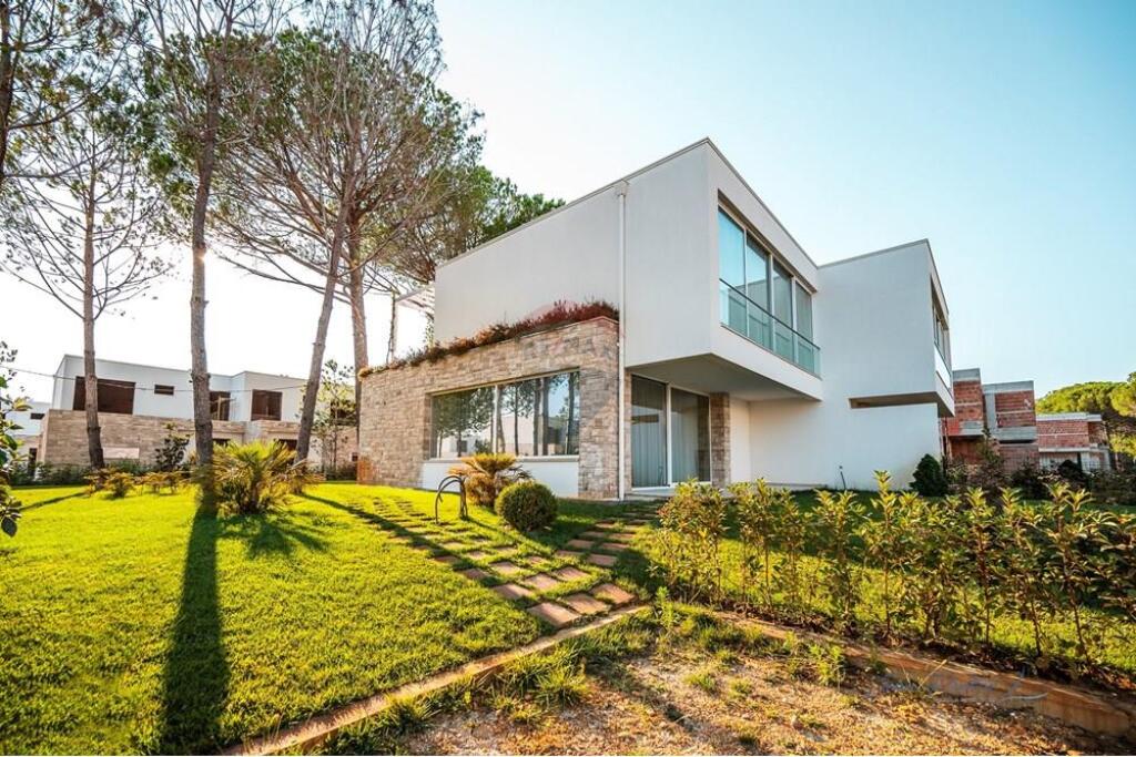 Villa con piscina in vendita a San Pietro!