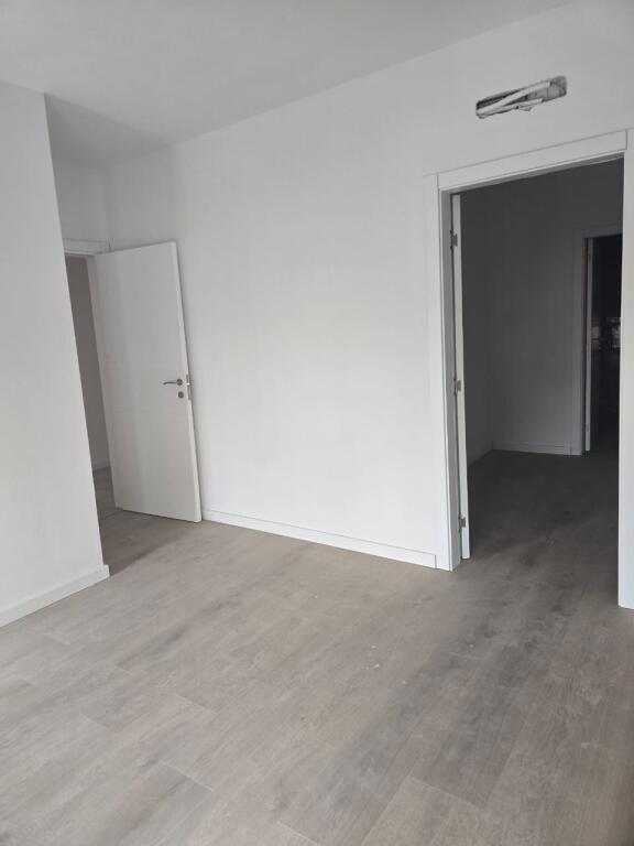 ‼️Shesim apartament 3+1+ Verande prane Shkolles se Kuqe‼️