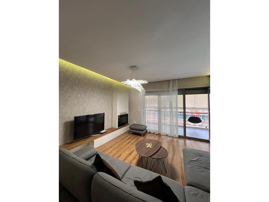 APARTAMENT 2+1+ POST PARKIMI, KOMPLEKSI DELIJORGJI 1,100 € /Muaj