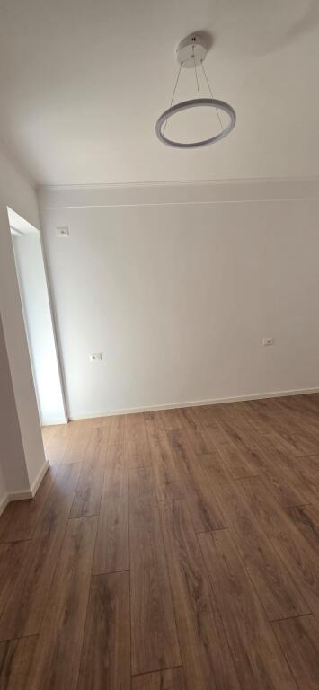 Shitet Apartament 1+1 në Don Bosko!