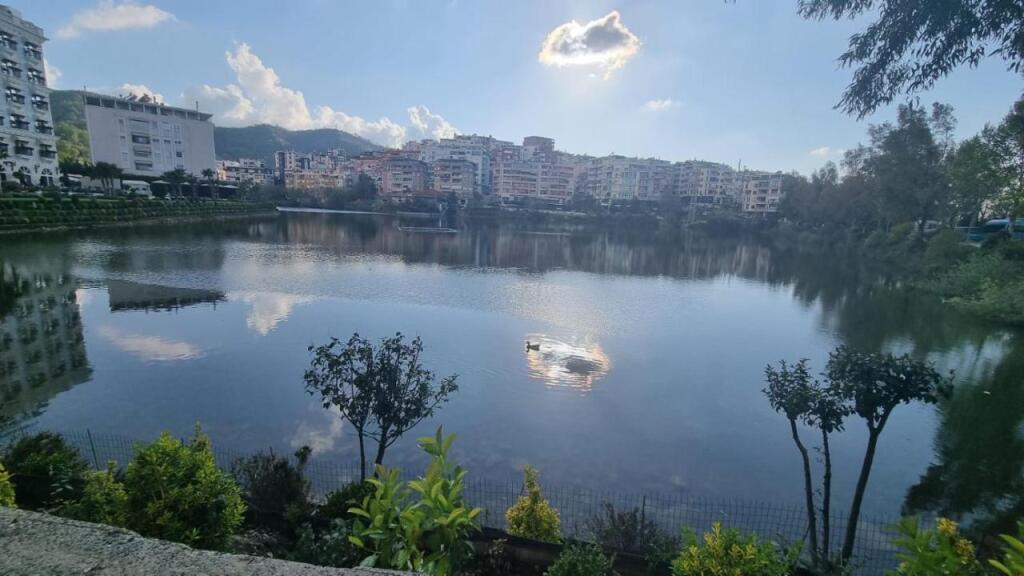 Affittasi Spazio 190 m2 presso il Lago Secco