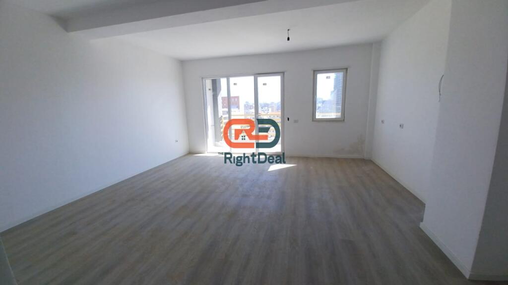 Prane Zogut Te Zi, Tek E88 Construction, Shitet Super Apartament 3+1+2, Me Orientim Perfekt!!