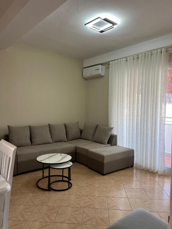 Apartament 1+1 per qira tek Prokuroria