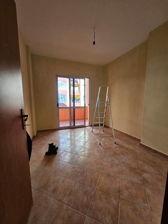 🏡 Shitet Apartament 2+1 – Astir, pranë Vero Café