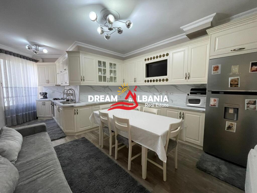 Apartament 2+1+2Wc+2 Ballkone dhe kuzhine me Vete ne Shitje ne Fresk, prane Restorant Muraga ne Tirane(ID 4151168)