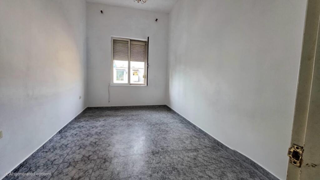 Jepet me qira ambjent 2+1 per zyra - Pallatet Shallvare