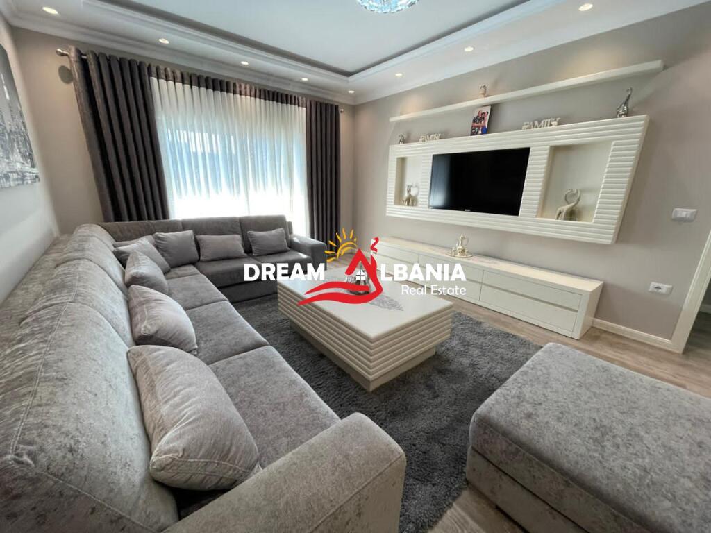 Apartament 2+1+2Wc+2 Ballkone dhe kuzhine me Vete ne Shitje ne Fresk, prane Restorant Muraga ne Tirane(ID 4151168)