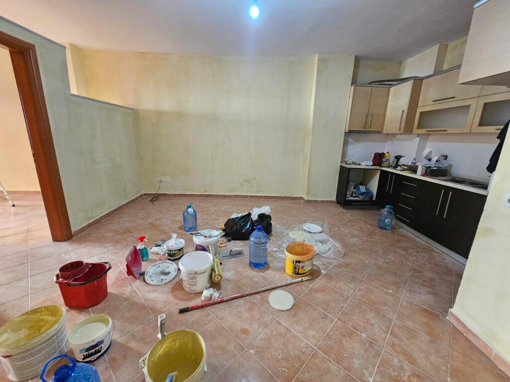 🏡 Shitet Apartament 2+1 – Astir, pranë Vero Café
