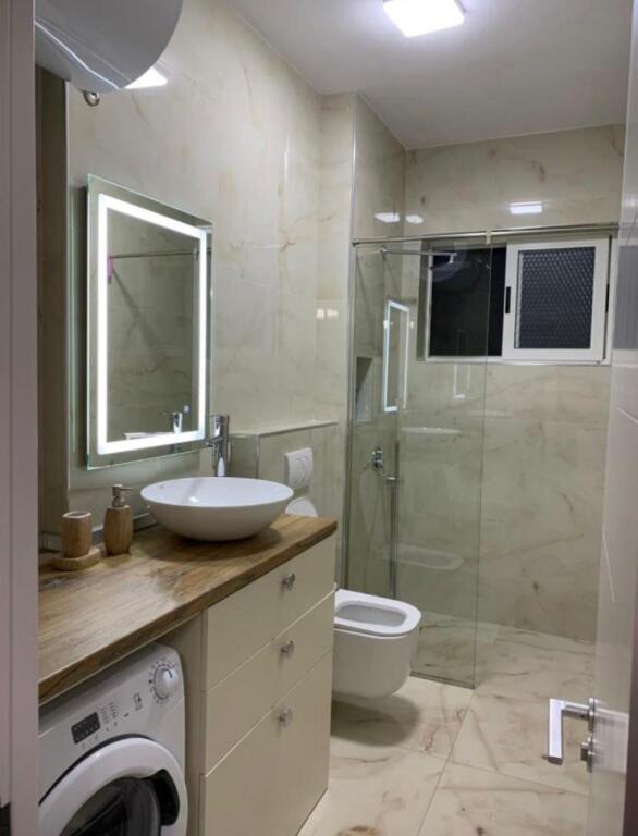 🏡 Apartament me Qira – Qendra e Durrësit