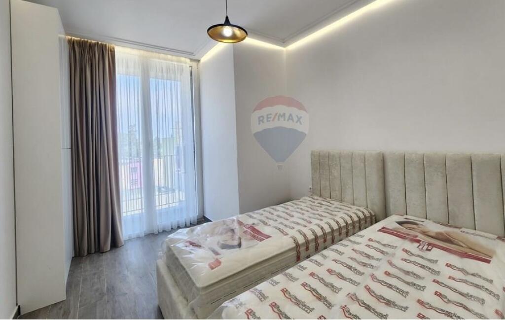 Jepet apartament me  Qira - Rruga 4 Dëshmorët, Tiranë