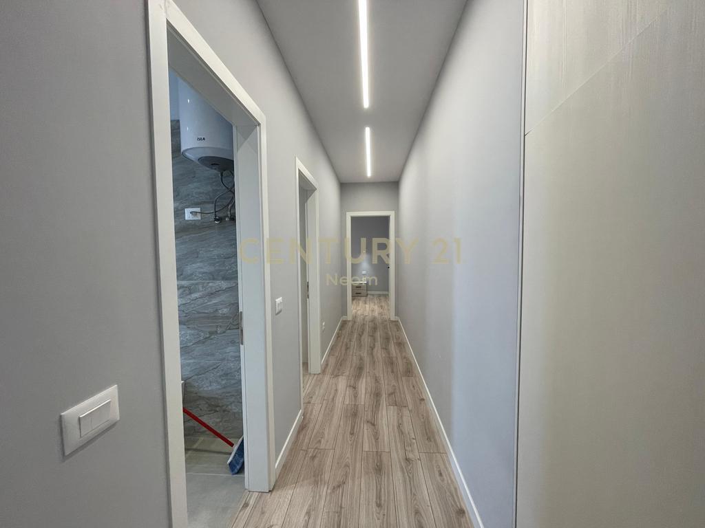 JEPET ME QIRA APARTAMENT 2+1 +1 POST PARKIMI  NE SAUK  
