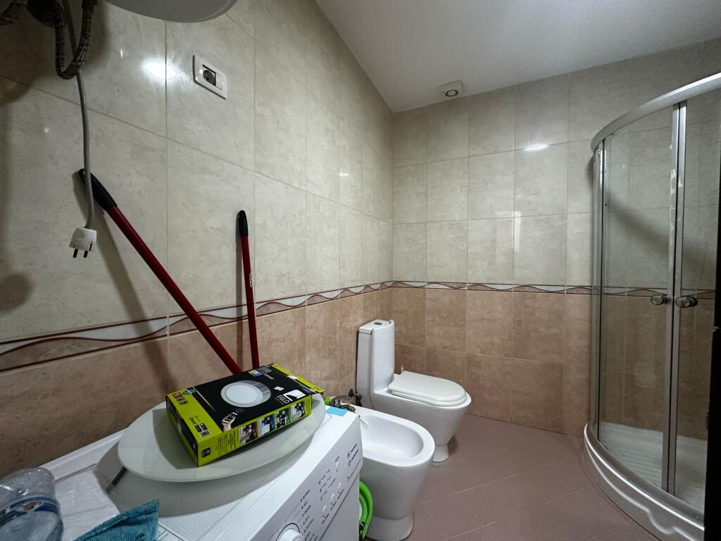 🏡 Shitet Apartament 2+1 tek Kompleksi Kolombo, pranë Oxhakut – Tiranë