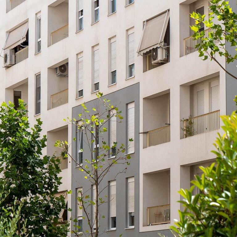 APARTAMENT 1+1 ME QIRA VETEM ME KUZHINE 📍 Vendndodhja: KOMPLEKSI MAGNET, 21 Dhjetori