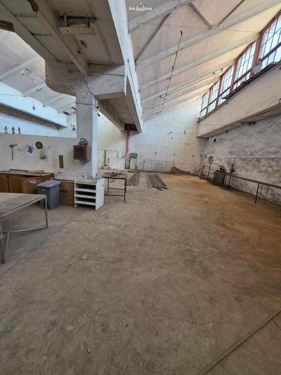 Magazine me Qera ne Kombinat (ID BM235) Tirane.