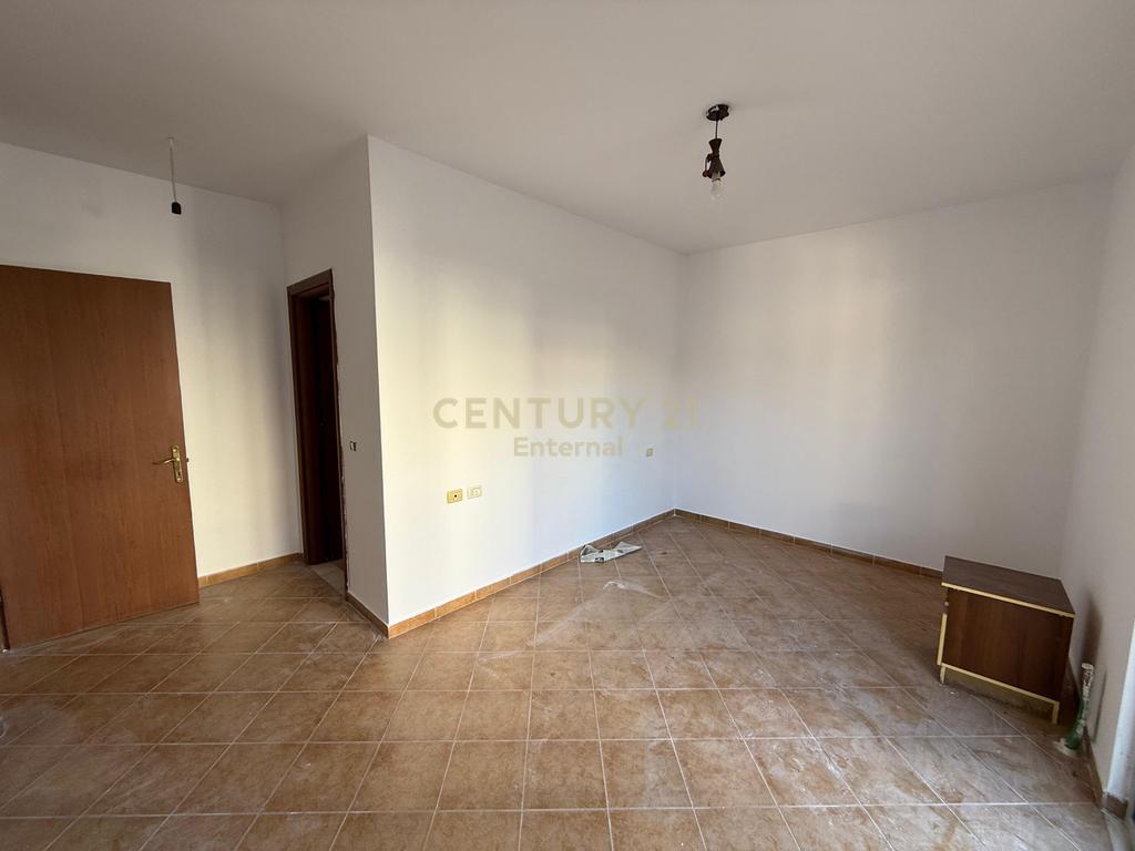 Apartament 2+1+2 Për Shitje te Fresku, Tiranë