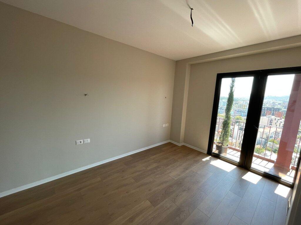 Qera, Ambjent per zyra ,Tirana Garden Building, Tirane