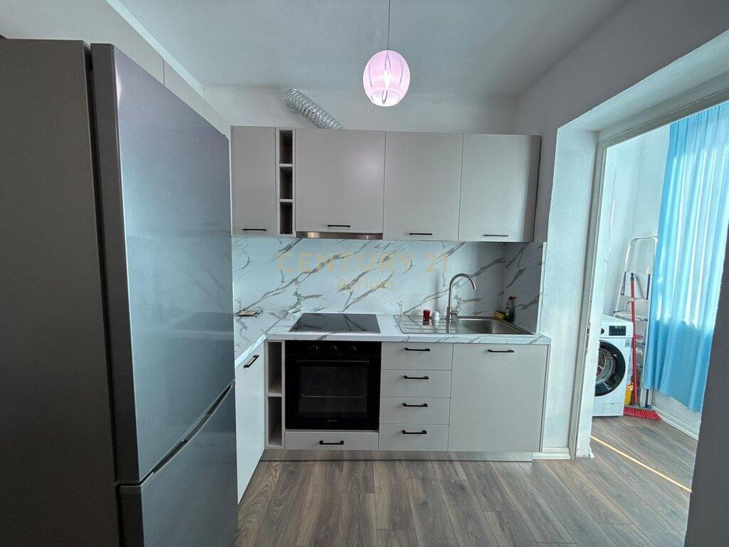 JEPET ME QIRA APARTAMENT 1+1 PRANE SHKOLLES SE BALETIT! 500 € /Muaj